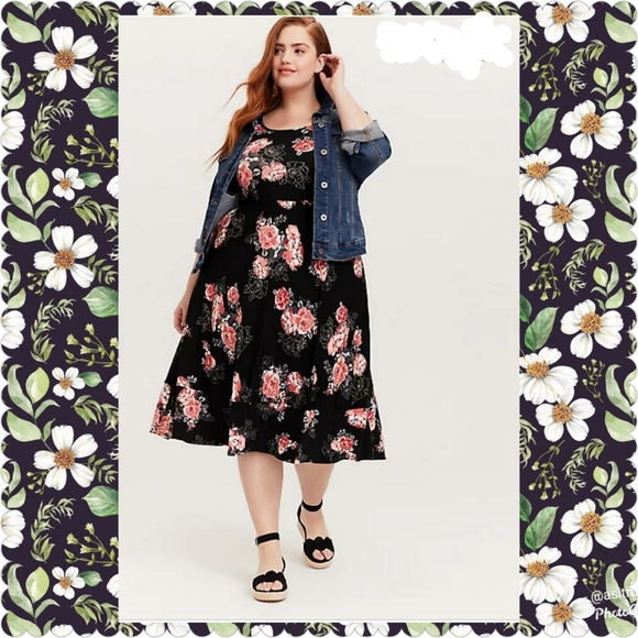 torrid Dresses & Skirts - Torrid Black Plus Size Floral Skater Dress Sz 24